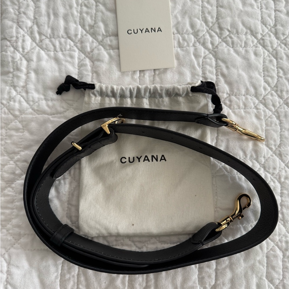 Cuyana Black Leather Strap